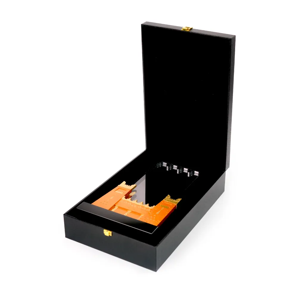 Castle-Design-Crystal-Award-CR-30-with-Box.webp